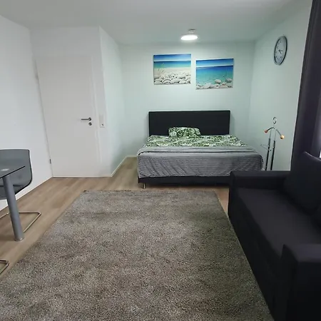 Weingarten Apartment *